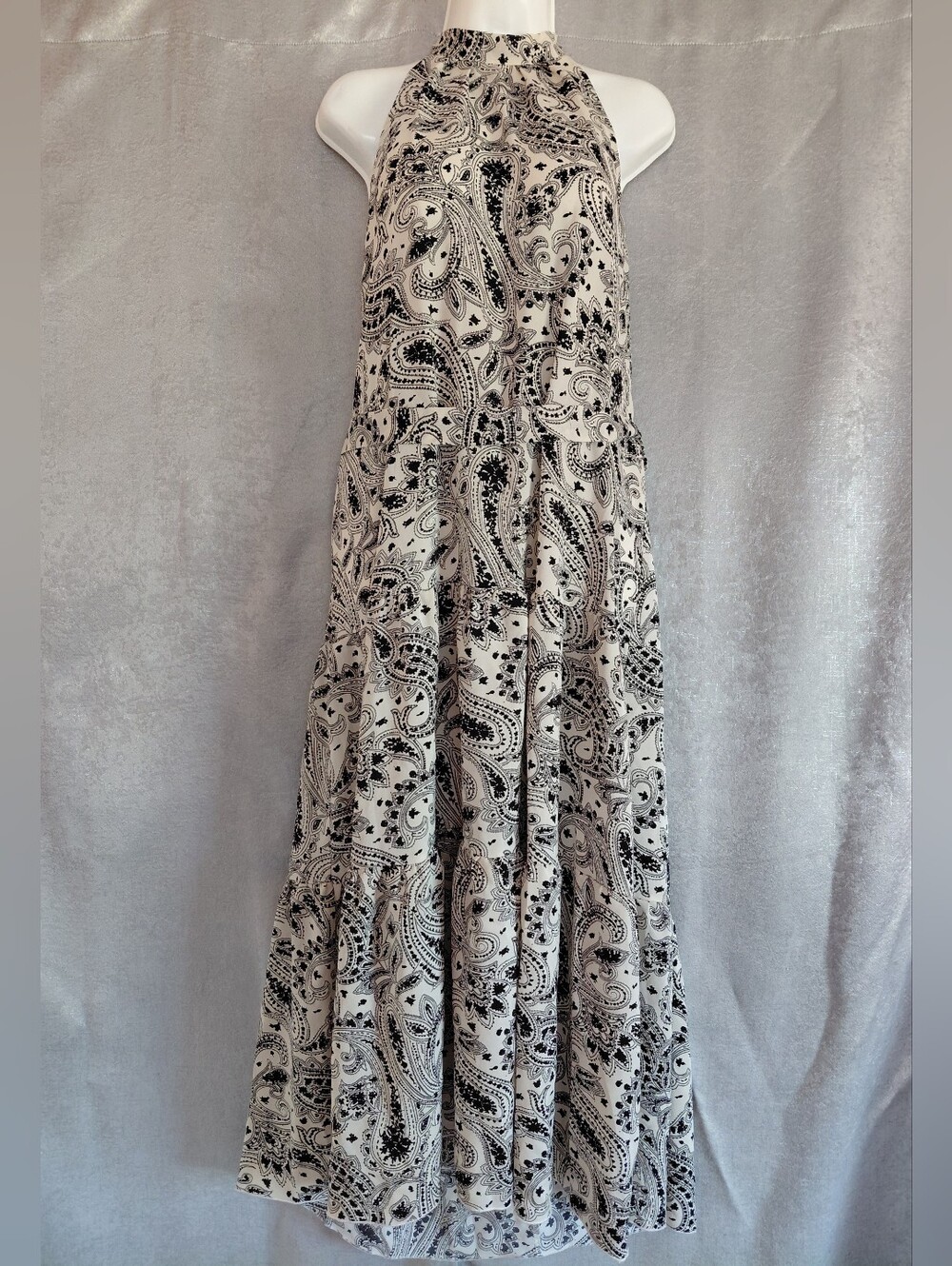 High-Neck Paisley Maxi  Dress in Black and Cream Sz XL .